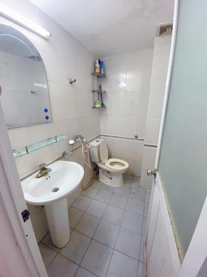 Cho thuê nhà nguyên căn ngõ 111 Giáp Bát 4 tầng x 35m2, 5 ngủ, 10.5tr ở gđ, nhóm - Ảnh 4